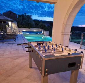 Villa Grazia - with heated salt water Pool
